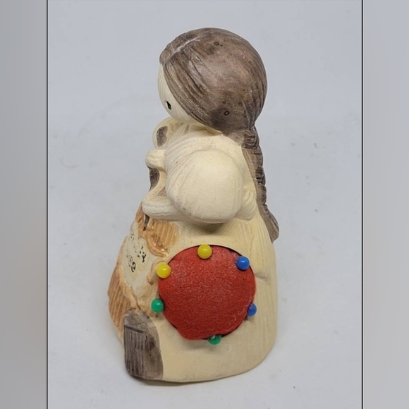 Pin cushion, straw doll, vintage, vintage pin cushions, sewing accessories, pins - Picture 2 of 7